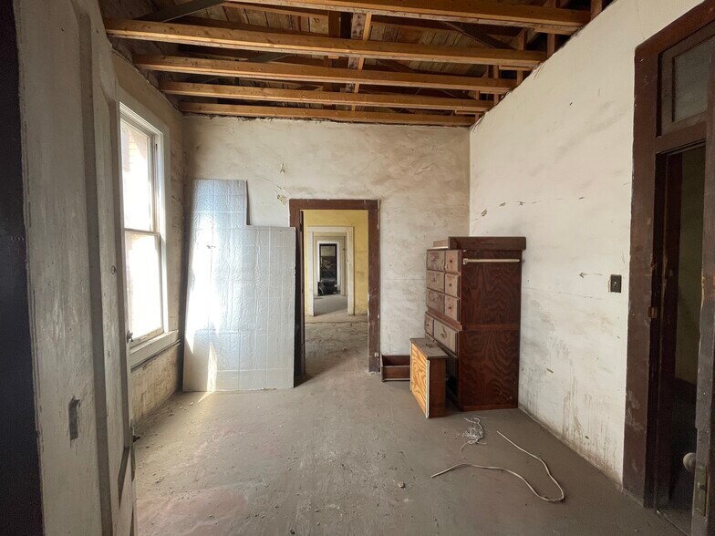 More Photos Of , Laredo General Retail For Sale