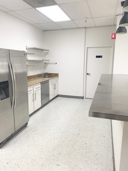 More Photos Of 2460 Embarcadero Rd, Palo Alto Office For Lease