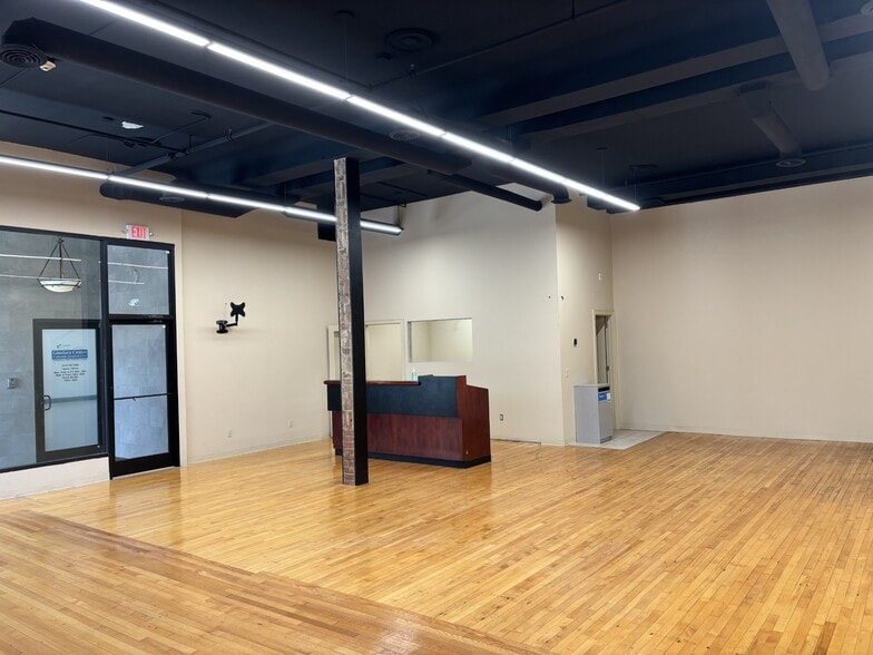 More Photos Of 1095 Main St, Springfield Office For Lease