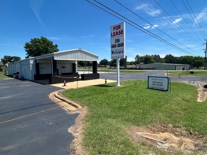 Primary Photo Of 5939 US-72 Hwy, Killen Freestanding For Sale