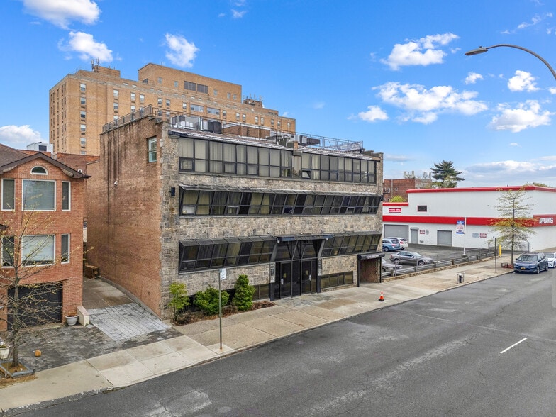 More Photos Of 4221 Francis Lewis Blvd, Bayside Medical For Sale