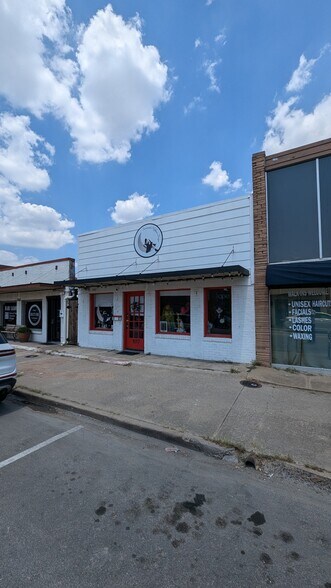 More Photos Of 1017 S Broadway St, Carrollton Storefront For Sale