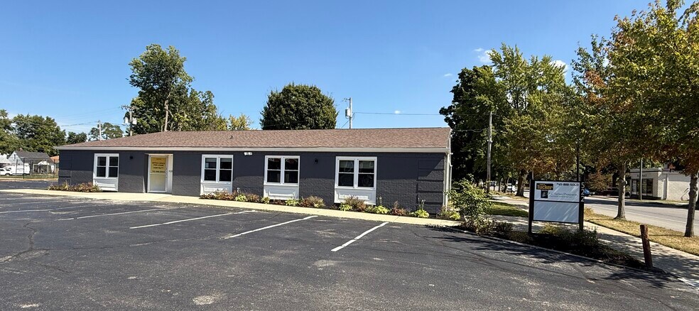 More Photos Of 522 W 8th St, Anderson Office For Lease