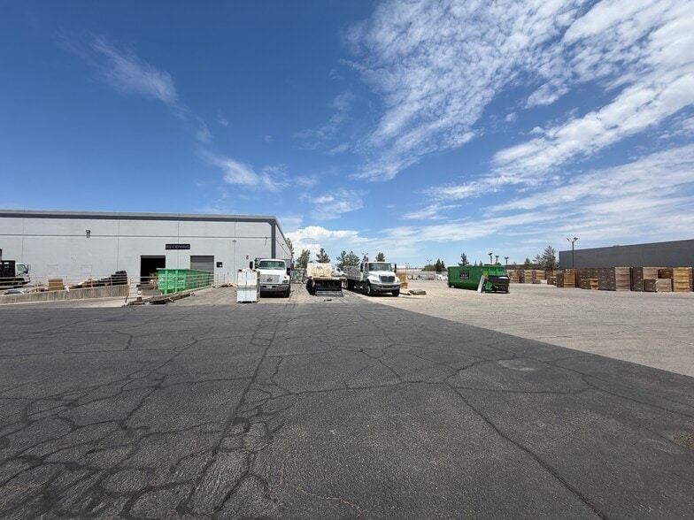 More Photos Of 6770 Bermuda Rd, Las Vegas Warehouse For Lease