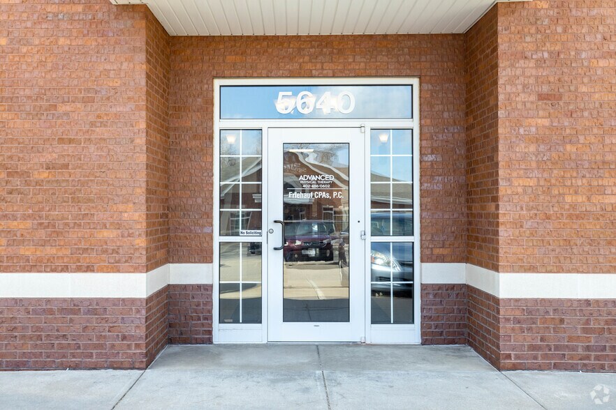 More Photos Of 5640 S 84th St, Lincoln Loft Creative Space For Lease