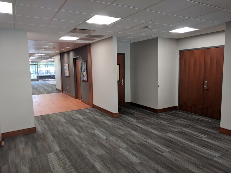 More Photos Of 81 Highland Ave, Bethlehem Office For Lease