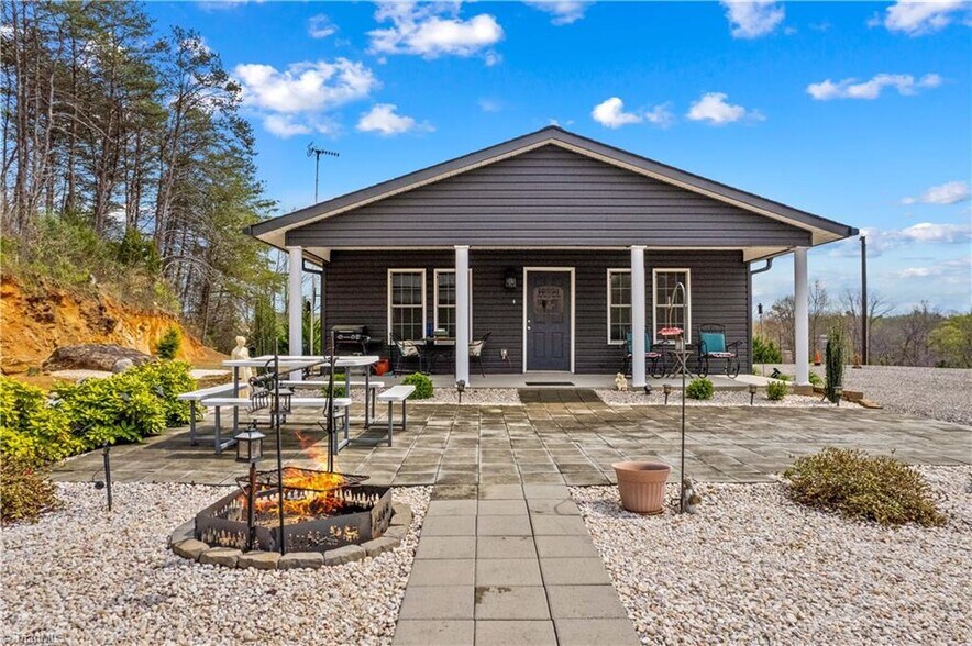 More Photos Of 1595 Cheatham Ford Rd, Hiddenite Religious Facility For Sale