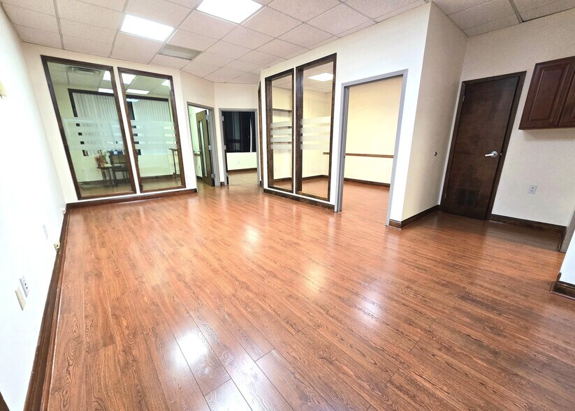 Primary Photo Of 35-01 30th Ave, Astoria Medical For Lease