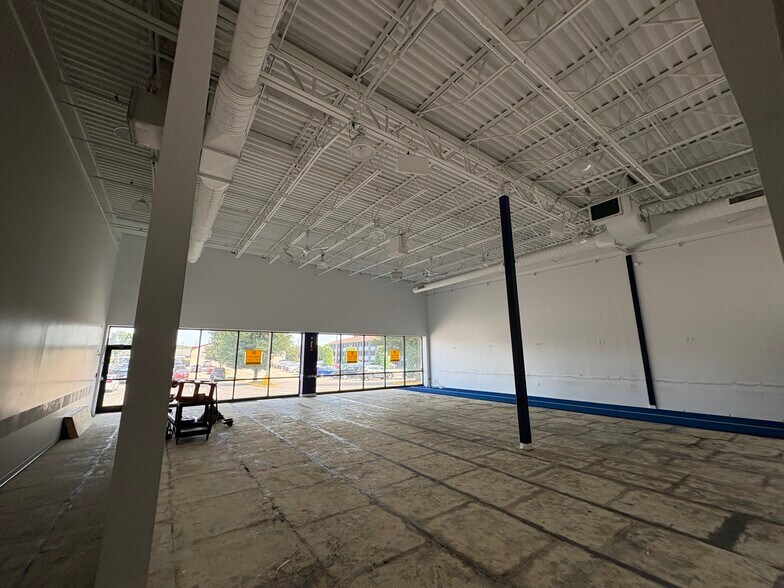 More Photos Of 1458 Riverdale St, West Springfield Unknown For Lease