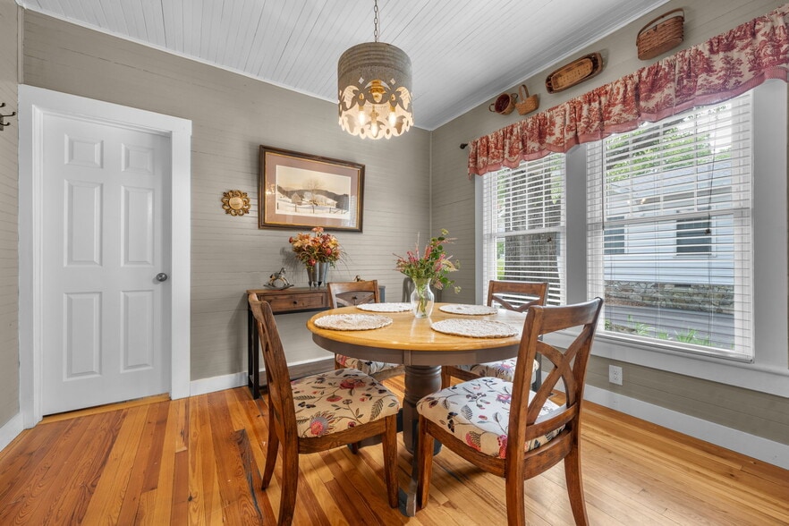 More Photos Of 3084 W Main St, Claremont Office For Sale