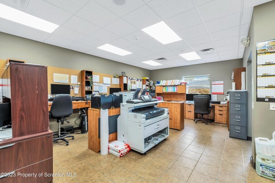 More Photos Of 7 Oakwood Dr, Scranton Storefront Retail Office For Sale