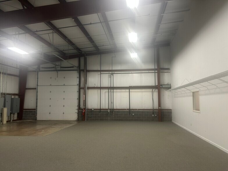 More Photos Of 760 Canning Pky, Victor Light Distribution For Lease