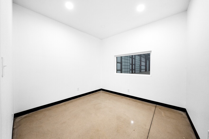 More Photos Of 1400 S State Hwy 78, Farmersville Industrial For Lease