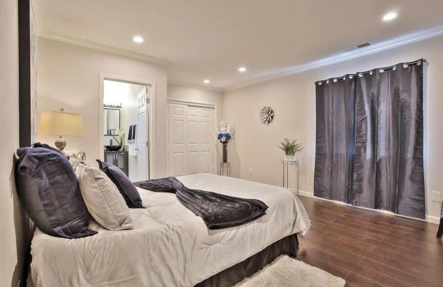 More Photos Of 1753 Church St, Oakland Specialty For Lease