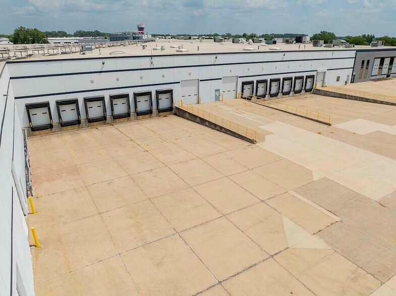 More Photos Of 5750 W 118th St, Alsip Unknown For Lease