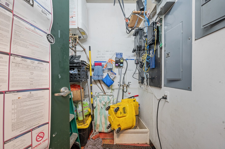 More Photos Of 8826 34 Rd, Cadillac Storefront For Sale