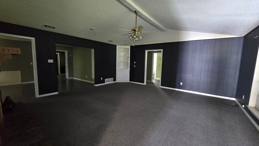 More Photos Of 7905 Liberty Grove Rd, Rowlett Office For Lease