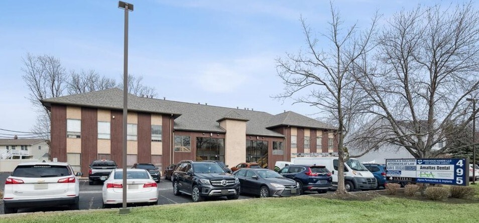More Photos Of 495 Union Ave, Middlesex Medical For Sale