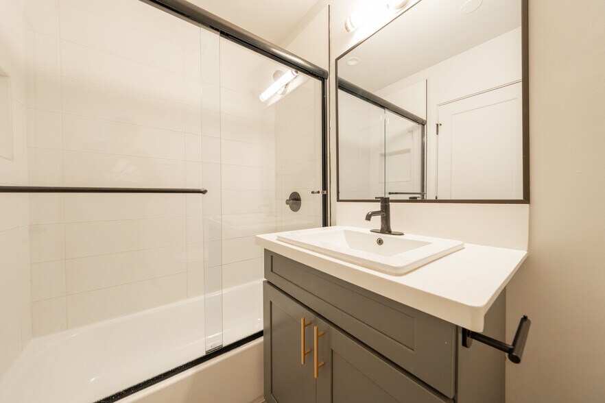 More Photos Of 845 S Kenmore Ave, Los Angeles Apartments For Sale