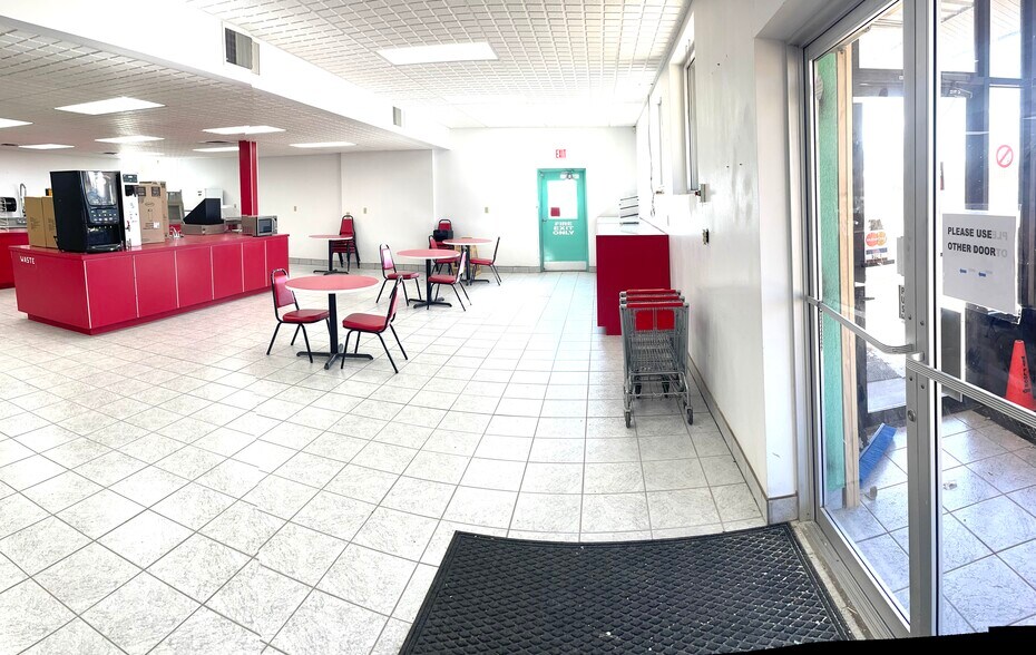 More Photos Of 2390 Highway 93, Hollister Service Station For Lease