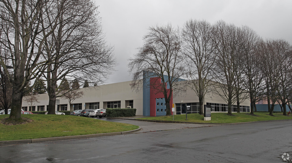 Primary Photo Of 840 Latour Ct, Napa Light Manufacturing For Lease