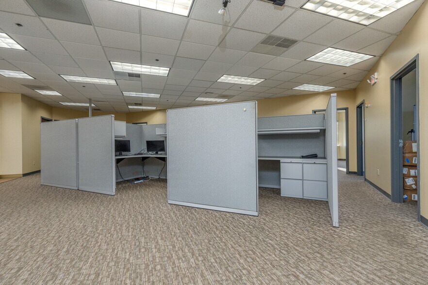 More Photos Of 707 Spirit 40 Park Dr, Chesterfield Office For Sale