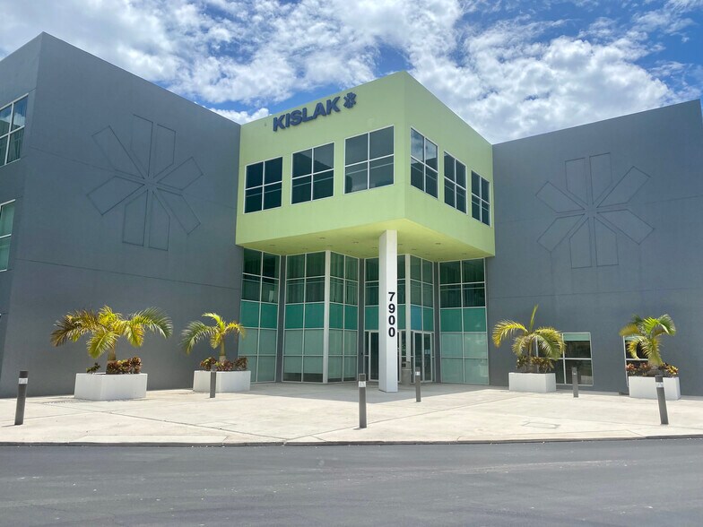 More Photos Of 7900 NW 154th St, Miami Lakes Office For Lease