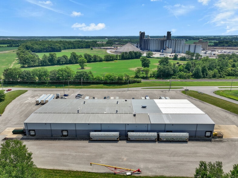 More Photos Of 400 Great Lakes Pky, Bellevue Warehouse For Sale