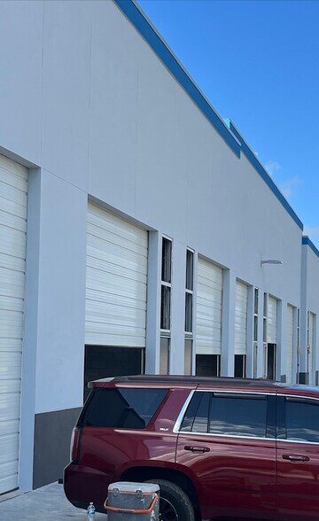 More Photos Of 15375 Corporate N rd, Jupiter Industrial For Sale