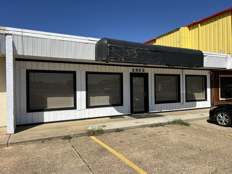 Primary Photo Of 2922 Bert Kouns Industrial Loop, Shreveport General Retail For Lease