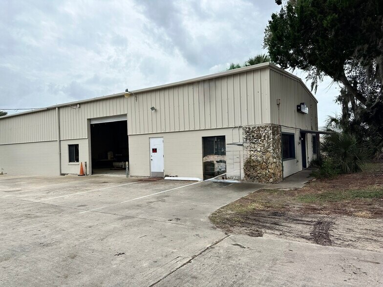 Primary Photo Of 1074 N Us-1, Ormond Beach Manufacturing For Lease