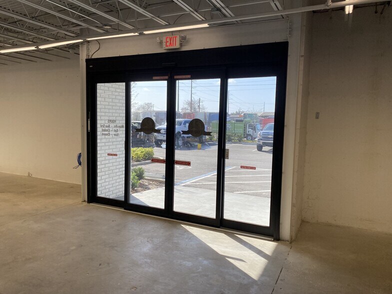 More Photos Of 4310 E Broadway Ave, Tampa Light Distribution For Lease