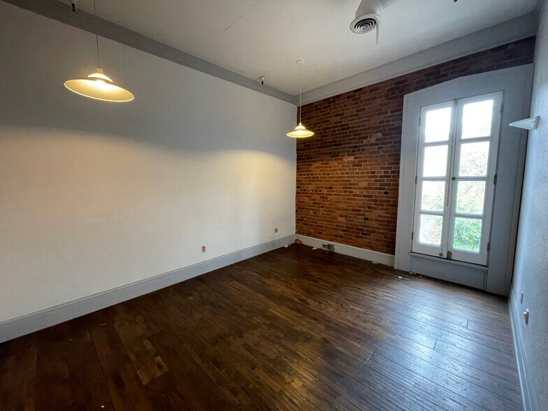 More Photos Of 112-114 J St, Sacramento Storefront Retail Office For Sale