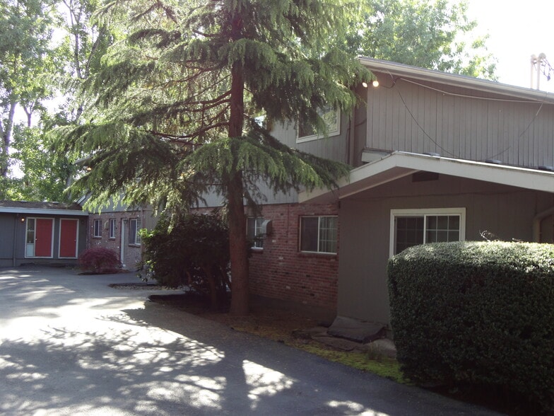 More Photos Of 4540 SW Dogwood Ln, Portland Apartments For Sale