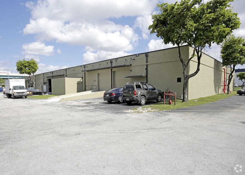 More Photos Of 7200-7206 NW 25th St, Miami Warehouse For Lease