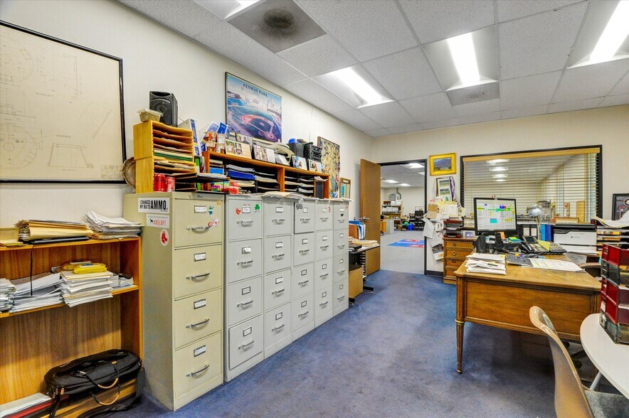 More Photos Of 920 W 10th St, Azusa Warehouse For Sale