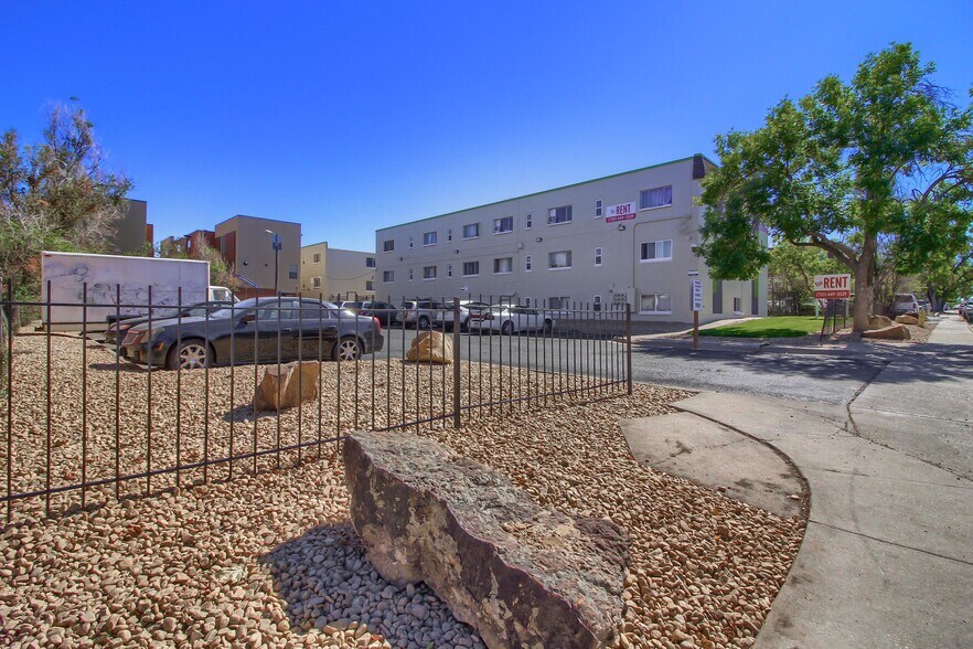 More Photos Of 1422 Macon St, Aurora Apartments For Sale