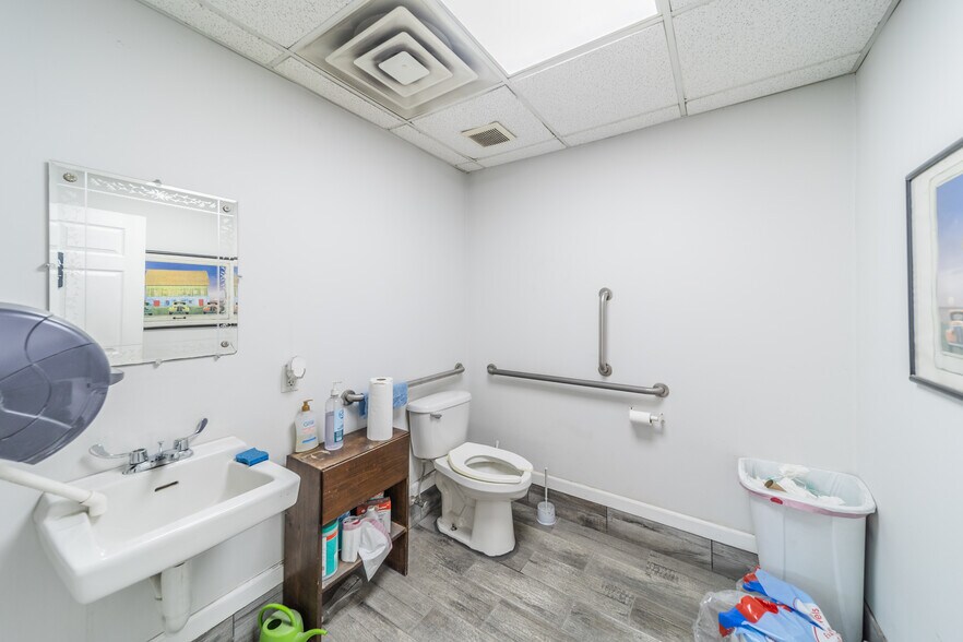 More Photos Of 79 Hooker St, Jamesburg Auto Dealership For Sale