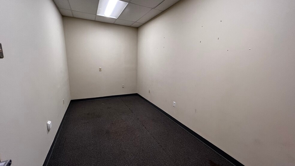 More Photos Of 2100 Ferry St, Easton Medical For Lease