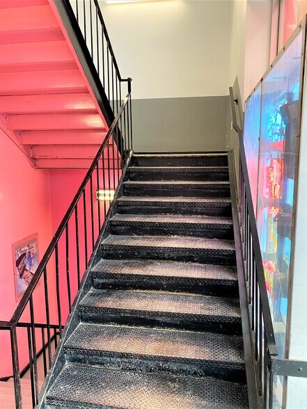 More Photos Of 231 Mac Ave, East Lansing Storefront Retail Office For Lease