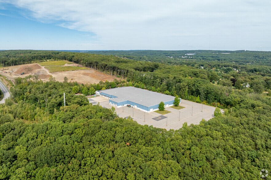 More Photos Of 300 Century Dr, Boylston Warehouse For Lease