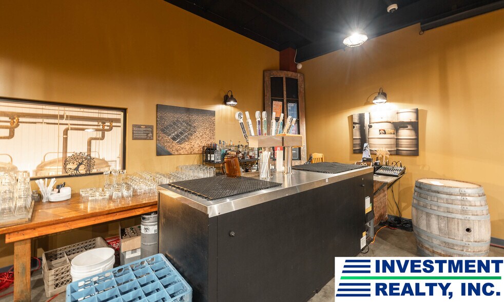 More Photos Of 551 State Route B, Saint James Restaurant For Sale