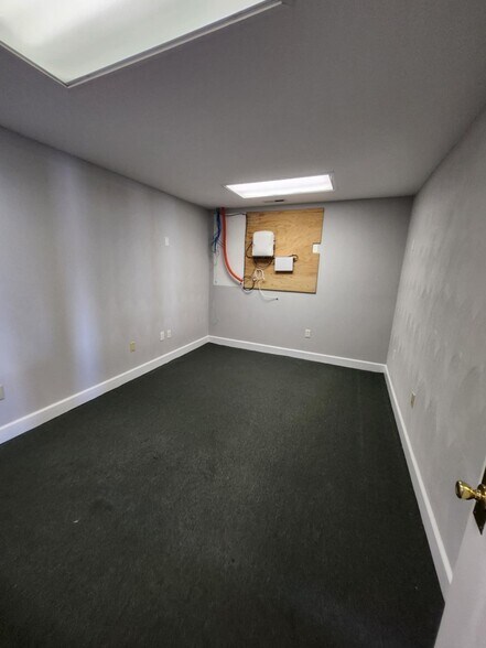 More Photos Of 223 N Main St, Franklin Office For Lease