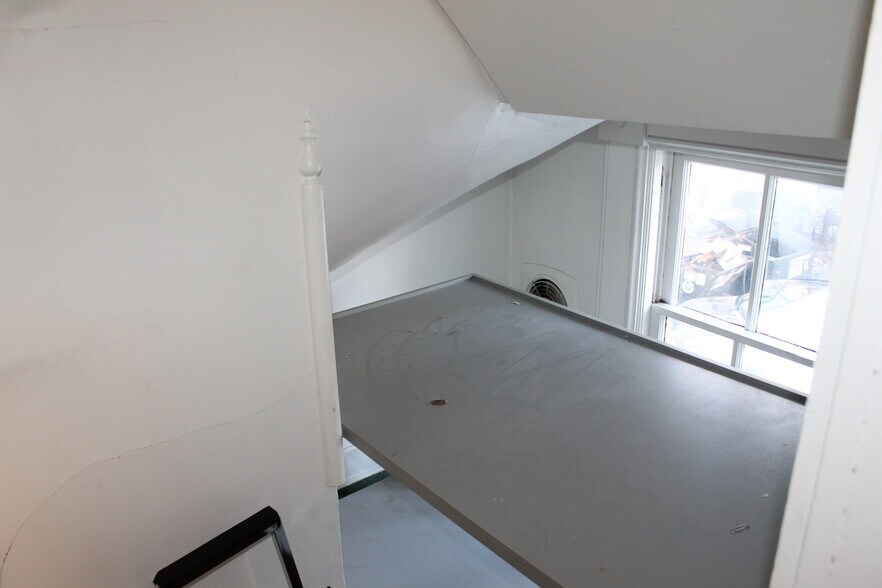 More Photos Of 215 Fulton St, Geneva Office For Lease