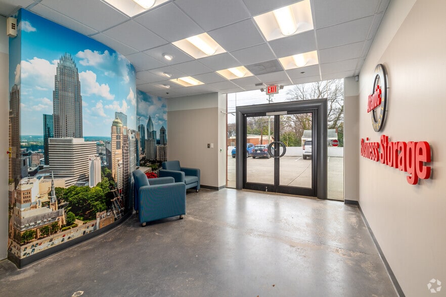 More Photos Of 3412 Monroe Rd, Charlotte Distribution For Lease