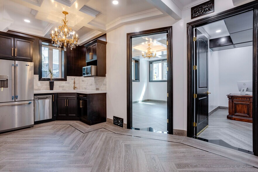 More Photos Of 11833 102 Ave NW, Edmonton Medical For Sale