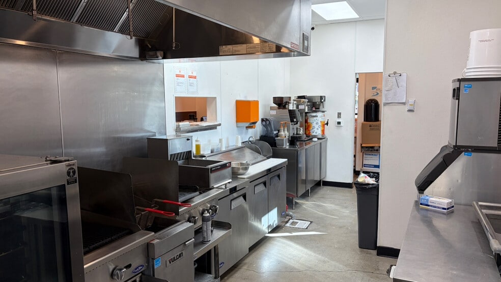 More Photos Of 8480 W Sunset Rd, Las Vegas Restaurant For Lease