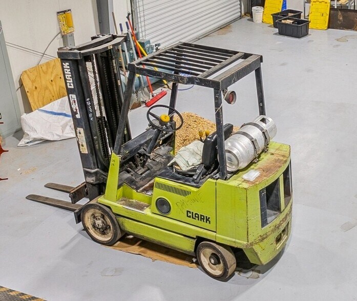 More Photos Of 12516 Us-231, Youngstown Industrial For Sale