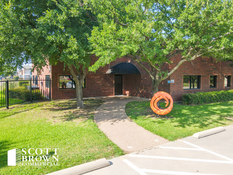 Primary Photo Of 204 Cardinal Dr, Denton Coworking Space