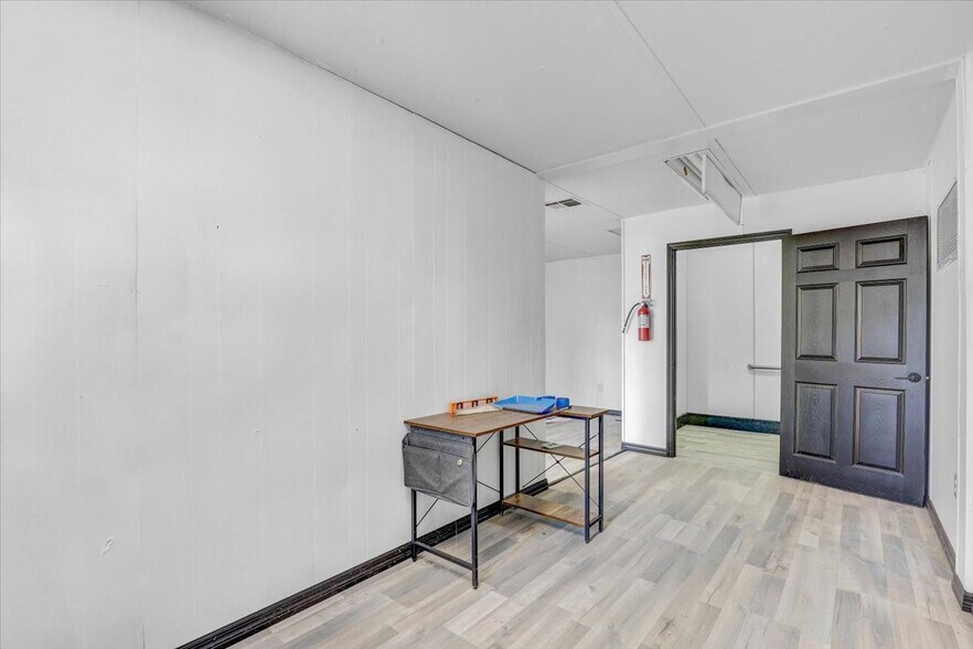 More Photos Of 11309 E US Highway 92, Seffner Flex For Sale